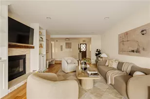 23642 Oxnard, Woodland Hills, CA 91367 - Photo 4