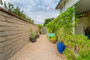 19722 Ave Of The Oaks, Newhall, CA 91321 - Photo 26