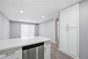6815 Remmet, Canoga Park, CA 91303 - Photo 12