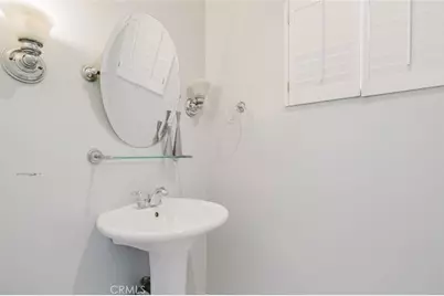 1926 Thoreau Street, Los Angeles, CA 90047 - Photo 10