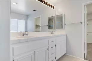 21117 Oakleaf Canyon Dr, Newhall, CA 91321 - Photo 34