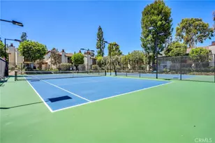 21555 Burbank Blvd, Woodland Hills, CA 91367 - Photo 28