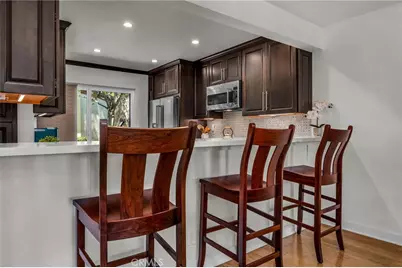 21555 Burbank Boulevard #47, Woodland Hills, CA 91367 - Photo 10