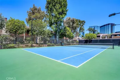 21555 Burbank Boulevard #47, Woodland Hills, CA 91367 - Photo 18