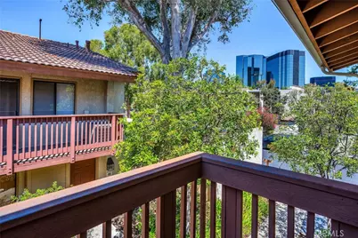 21555 Burbank Boulevard #47, Woodland Hills, CA 91367 - Photo 14