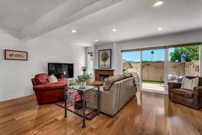 21555 Burbank Boulevard #47, Woodland Hills, CA 91367 - Photo 6