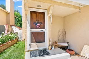 22711 Boxwood, Saugus, CA 91390 - Photo 2