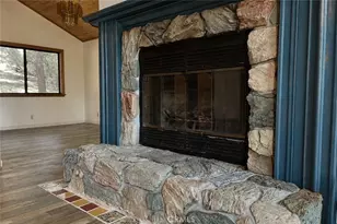 16421 Grizzly Dr, Pine Mountain Club, CA 93222 - Photo 4