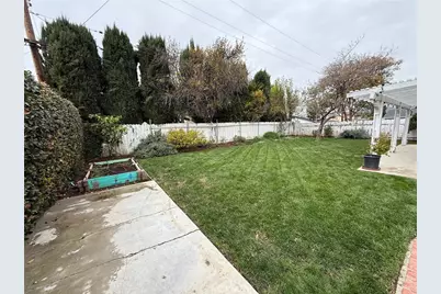 2002 Malcolm, Simi Valley, CA 93065 - Photo 18