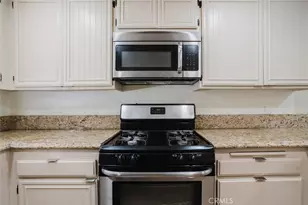 26922 Flo Ln, Canyon Country, CA 91351 - Photo 18
