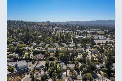 6213 Lubao, Woodland Hills, CA 91367 - Photo 52