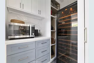 6213 Lubao, Woodland Hills, CA 91367 - Photo 14