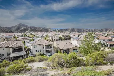 19032 Carranza, Saugus, CA 91350 - Photo 24
