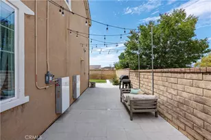 22604 Dragonfly Ct, Saugus, CA 91350 - Photo 32
