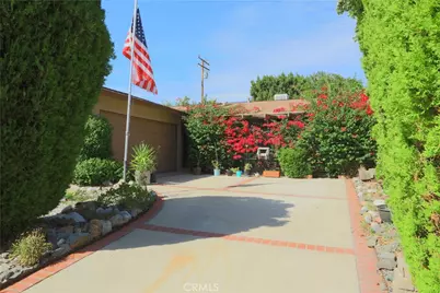 27340 Arriola Avenue, Saugus, CA 91350 - Photo 2