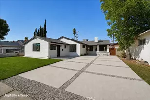 13907 13909 Wyandotte St, Van Nuys, CA 91405 - Photo 2