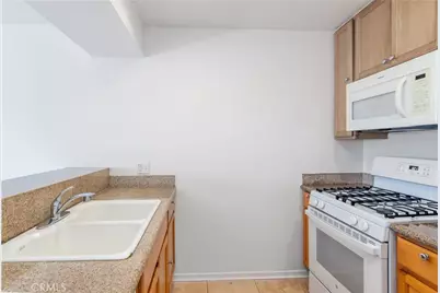 20253 Keswick Street #318, Winnetka, CA 91306 - Photo 8