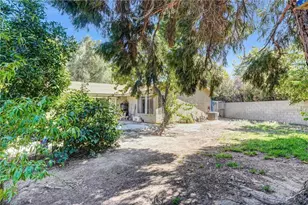 24389 La Glorita, Newhall, CA 91321 - Photo 24