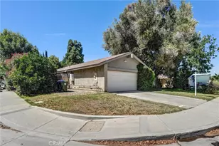 24389 La Glorita, Newhall, CA 91321 - Photo 2