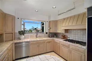 22548 Waterbury St, Woodland Hills, CA 91364 - Photo 14