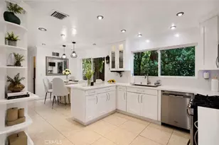 19611 Rosita St, Tarzana, CA 91356 - Photo 14