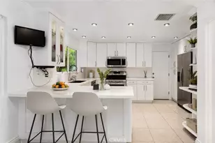 19611 Rosita St, Tarzana, CA 91356 - Photo 12