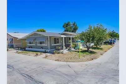 45465 E 25th Street #26, Lancaster, CA 93535 - Photo 2