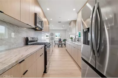 7875 Bellaire Ave, North Hollywood, CA 91605 - Photo 16