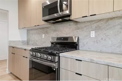 7875 Bellaire Ave, North Hollywood, CA 91605 - Photo 18