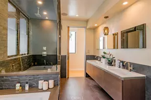 708 Hampton Dr, Venice, CA 90291 - Photo 32