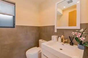 708 Hampton Dr, Venice, CA 90291 - Photo 22