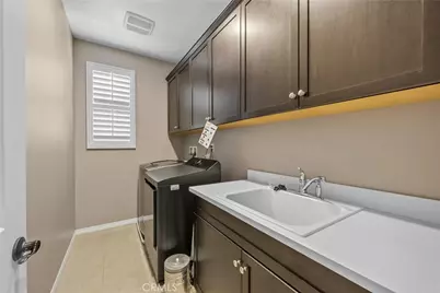 27278 Ardella Place, Saugus, CA 91350 - Photo 38
