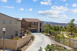 27278 Ardella Pl, Saugus, CA 91350 - Photo 2