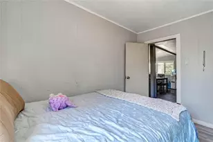 10555 Cayuga, Pacoima, CA 91331 - Photo 16