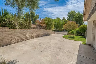 25557 Alesna, Valencia, CA 91355 - Photo 34