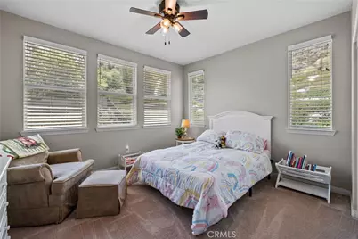 28200 Nield Court, Saugus, CA 91350 - Photo 38