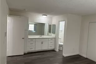 7055 Etiwanda Ave, Reseda, CA 91335 - Photo 12