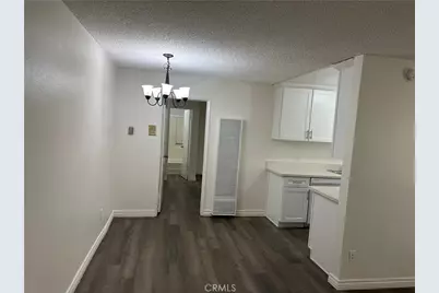 7055 Etiwanda Avenue #102, Reseda, CA 91335 - Photo 4