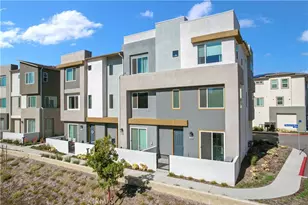 27582 Manzanita Wy, Valencia, CA 91381 - Photo 2