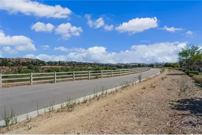 17016 Zion, Canyon Country, CA 91387 - Photo 26