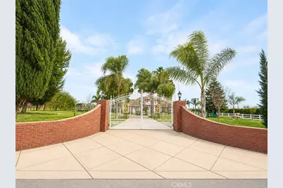9886 S McKinley Avenue, French Camp, CA 95231 - Photo 2