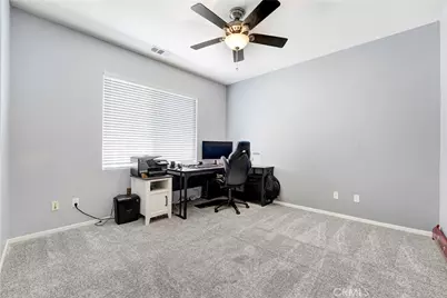 29416 Spencer, Canyon Country, CA 91387 - Photo 16
