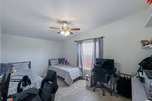 45465 E 25th Street, Lancaster, CA 93535 - Photo 34