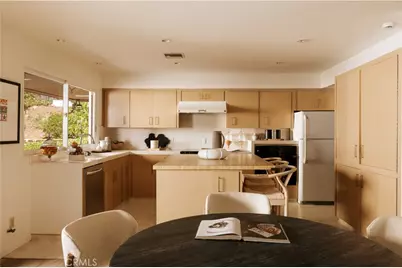 16347 Mandalay Drive, Encino, CA 91436 - Photo 14
