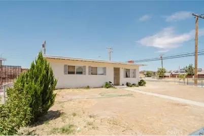 2001 Oak Street, Rosamond, CA 93560 - Photo 2