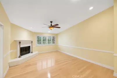 24440 Victory #15, Woodland Hills, CA 91367 - Photo 16