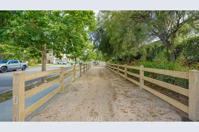 15370 Kadota, Sylmar, CA 91342 - Photo 32