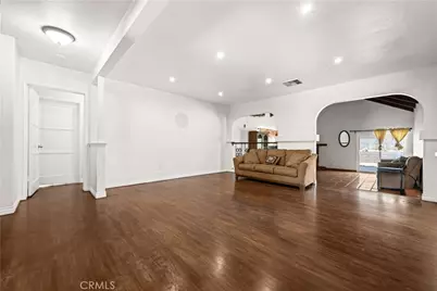 14515 Daubert, Mission Hills (San Fernando), CA 91345 - Photo 6