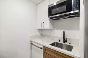 22100 Burbank, Woodland Hills, CA 91367 - Photo 10