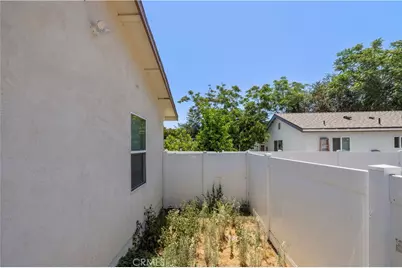10353 Rincon Avenue, Pacoima, CA 91331 - Photo 42